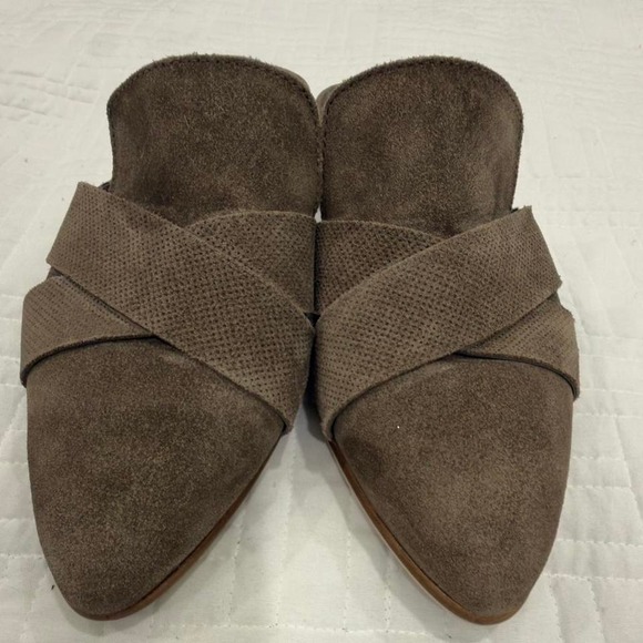 Crevo Womens Brown Suede Criss Cross Pointed Toe Mules Flats - Picture 6 of 6